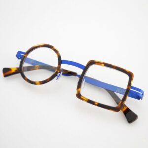 成田悠輔の丸四角メガネは約5万円！同じブランドのメガネは楽天で買える！